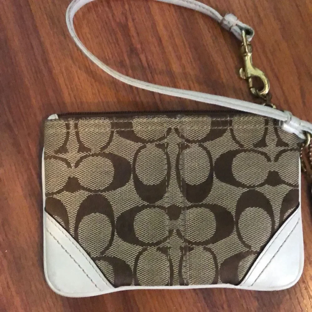 Coach classic wristlet